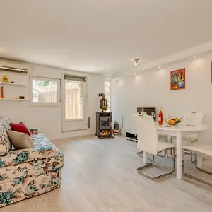 https://rose-apartment-split-21000.splithotels.org